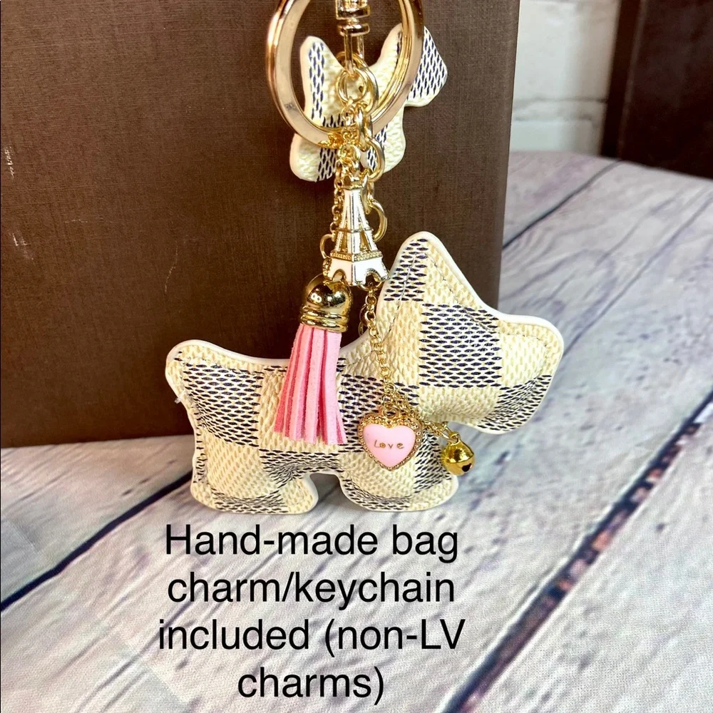 Louis Vuitton black Taiga leather pen pouch with bag charm! Custom painted - Picture 5 of 8